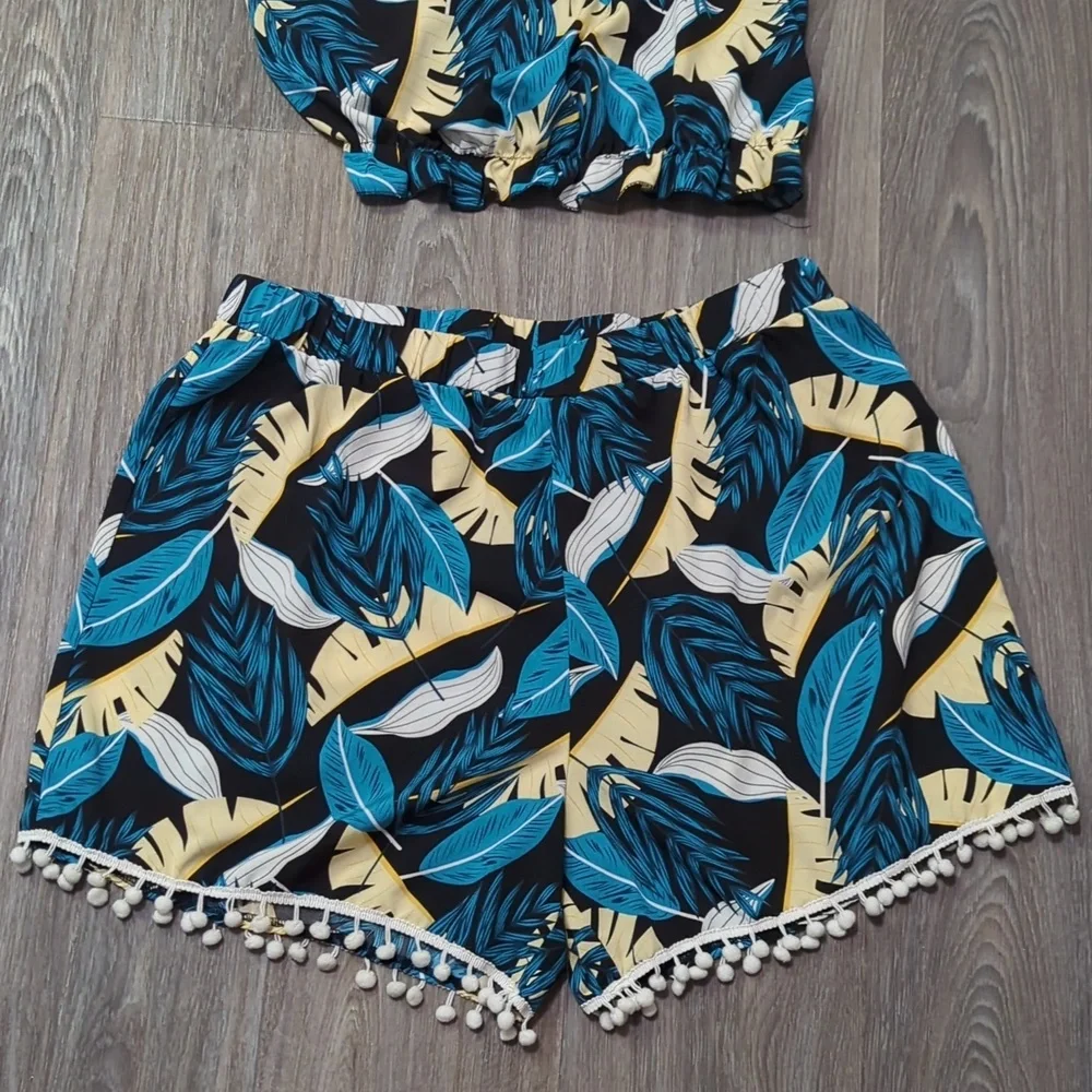 ❤️5/$25 Tropical Leaf Print Two-Piece Set - Picture 2 of 5
